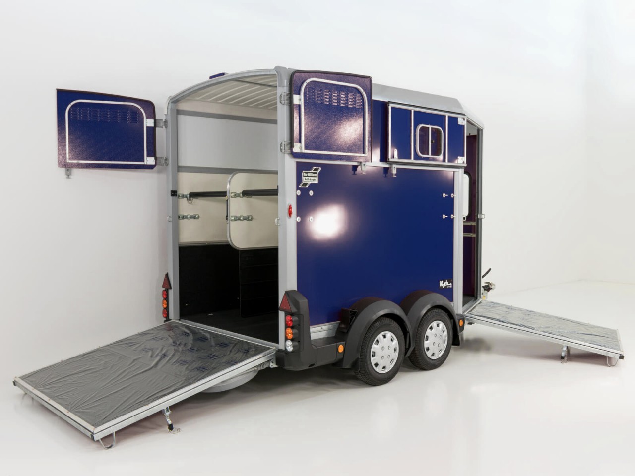 2006_02_1280x1280.jpg Ifor Williams Pferdeanhänger HB511|blau|Frontausstieg-Neu – Image 1
