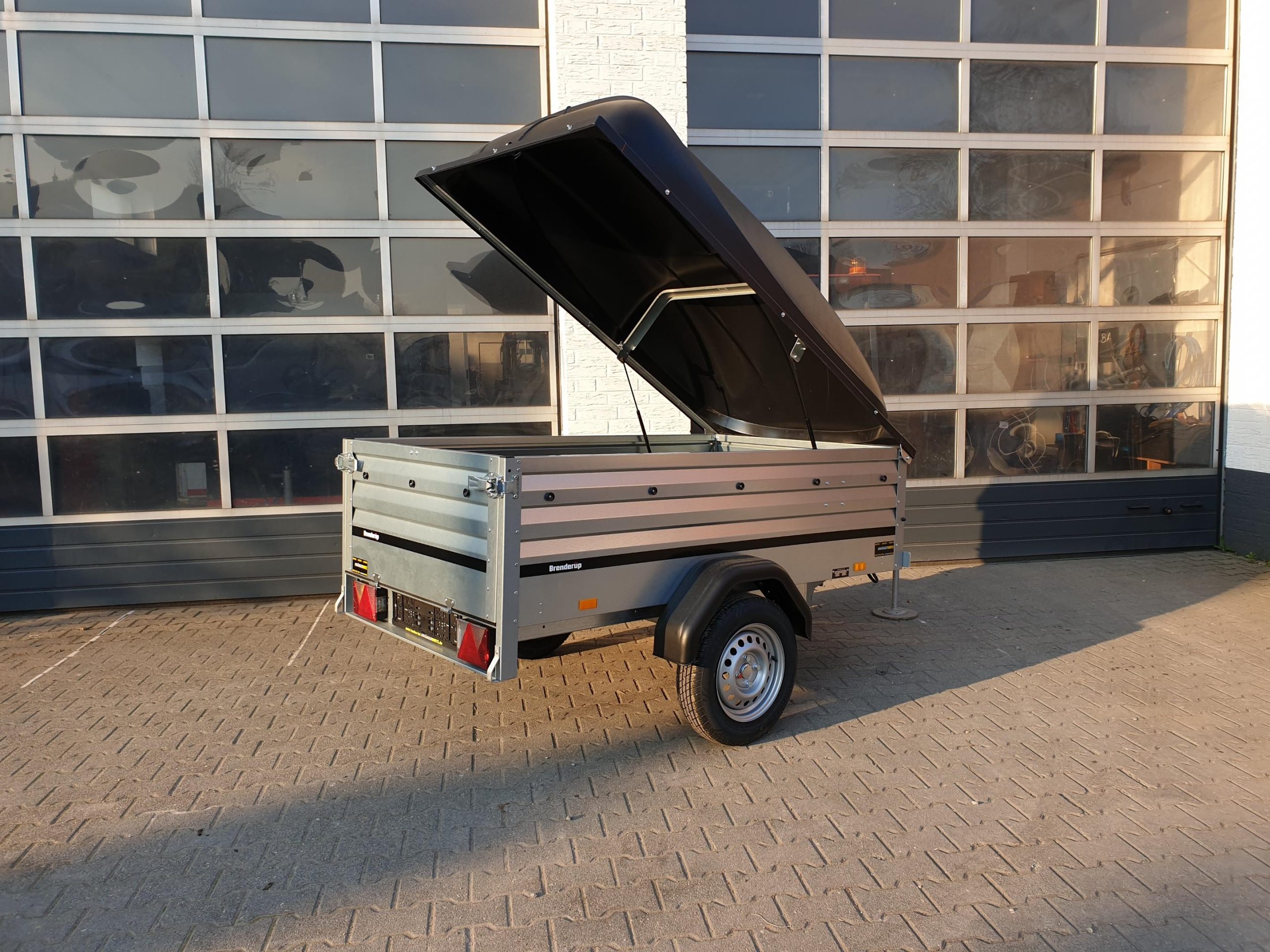 45545-12632-scaled-1.jpg Deckelanhänger Brenderup 1205 SXLUB 750 203x116x55cm mit ABS Deckel schwarz 750kg online Aktion – Image 1