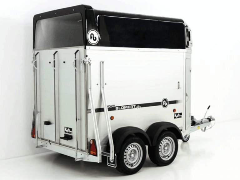 PFKW11-768x576 Blomert Pferdeanhänger ISI Blitz Alu|Sattelkammer|schwarz-Neu – Image 1