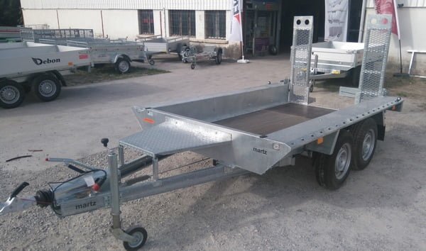 Geräteanhänger 3500 kg – Plattform 300 × 150 cm – Doppelachse